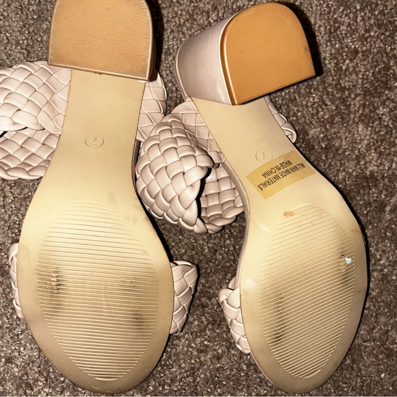 Beige chunky heel sandal - Picture 8 of 8